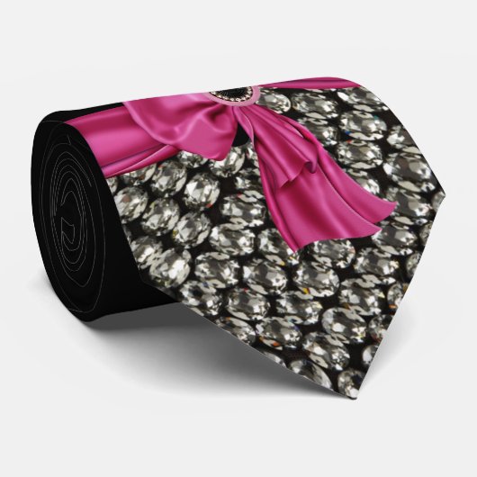 ピンクのラインストーン及び弓首のタイでかわいらしい ネクタイ (ロール)