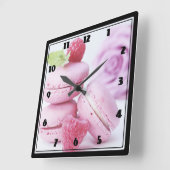 ピンクのラズベリーマカロンフランスのペストリー写真 スクエア壁時計 (傾斜)