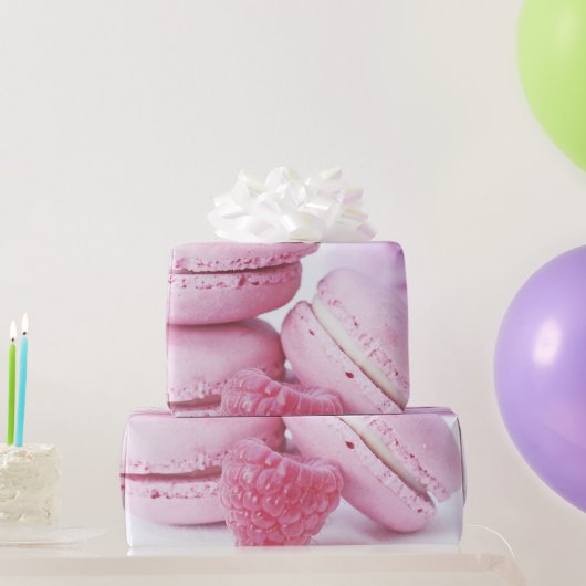 ピンクのラズベリーマカロンフランスのペストリー写真 ラッピングペーパー (パーティーギフト)