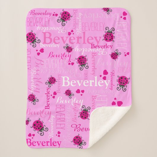 ピンクのラディバグとハートの女の子名前をカスタムする シェルパブランケット (正面)