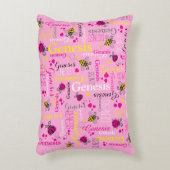 ピンクのラディバグ蜂ハート女の子名前をカスタムする アクセントクッション (正面(垂直))