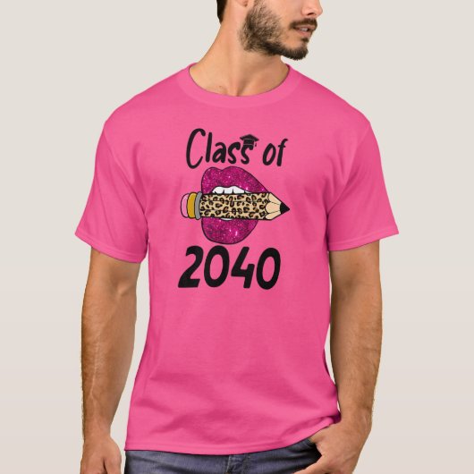 ピンクのリップペンシル新学期クラス2040成長 Tシャツ (正面)