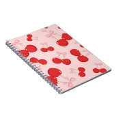 ピンクのリボンが付いた赤いチェリーの コケッテージ調の上品なノート ノートブック (右側)