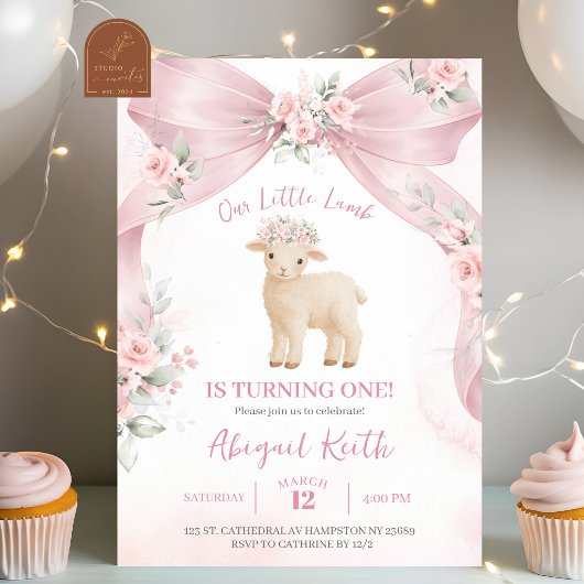 ピンクのリボンのおしゃれな子羊の誕生日招待状 招待状