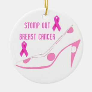 ピンクのリボンのハイヒールを持つ乳癌はずかずかと歩きます セラミックオーナメント