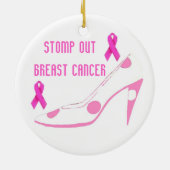 ピンクのリボンのハイヒールを持つ乳癌はずかずかと歩きます セラミックオーナメント (裏面)