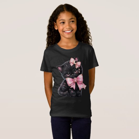 「ピンクのリボンを付けた黒猫」 可愛い猫のTシャツ Tシャツ (正面フル)