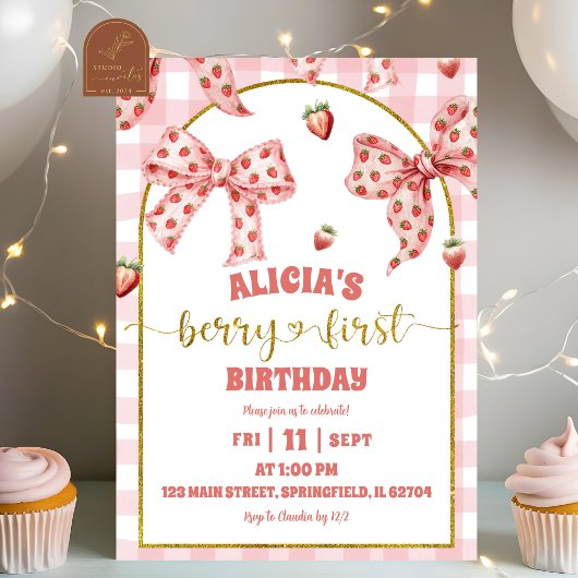 ピンクのリボン付きいちごの1歳の誕生日 招待状