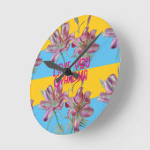 ピンクのリリーユリアート祖母の名前の装飾 ラウンド壁時計 (傾斜)