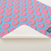 ピンクのリングや輪ドーナツの青 – イニシャルを追加 シェルパブランケット (3/4)