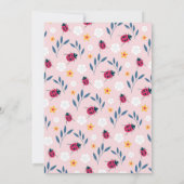 ピンクのレディバグ ブロンドの女の子 ベビーシャワー 招待状 (裏面)