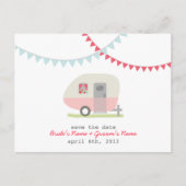 ピンクのレトロトレーラーウェディング日付はがきを保存 案内ポストカード (正面)