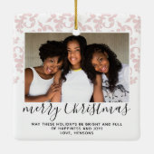 ピンクのロココメリークリスマススクリプト写真 セラミックオーナメント (裏面)