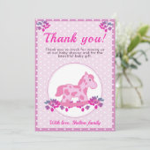 ピンクのロッキングホースドットベビーガールシャワー サンキューカード (スタンド正面)