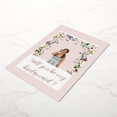 ピンクのワイルドフラワーのブライズメイド 箔招待状 (回転した状態)