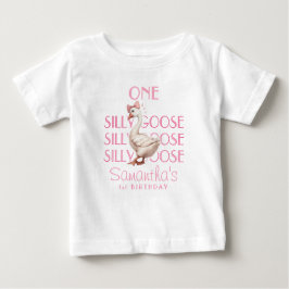 ピンクのワガママなシンデレラのような女の子の1歳の誕生日 ベビーTシャツ