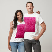 ピンクのワニの皮、革のテクスチャ Tシャツ (ユニセックス)