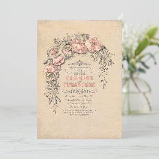ピンクのヴィンテージの花シックな古いリハーサルディナー 招待状 (スタンド正面)