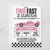ピンクのヴィンテージカーの女の子誕生日Two Fast 2 Curious 招待状 (正面)