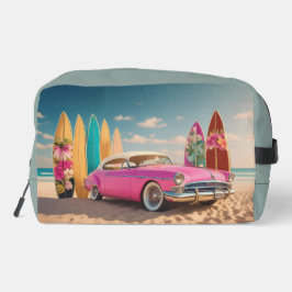 ピンクのヴィンテージスポーツカーサーフボードの休日 ドップキット