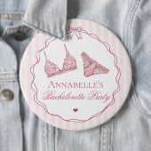 ピンクの下着のシャワー ブライズメイド パーティーの景品 缶バッジ (インサイチュ)