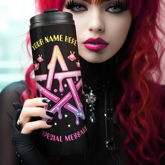 ピンクの不気味なかわいいペンタグラムUFO宇宙ゴシック タンブラー