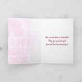 ピンクの乳がん生存者のリボンとデイジー カード (内部)