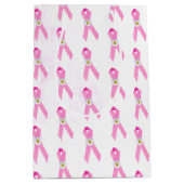 ピンクの乳がん生存者のリボンとデイジー ミディアムペーパーバッグ (正面)