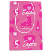 ピンクの人形の誕生日パーティカスタム、名前をカスタムする ミディアムペーパーバッグ (正面)
