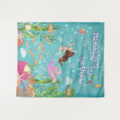 ピンクの人魚のブルネット 水の中の壁の背景 タペストリー (正面(横))