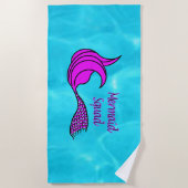 ピンクの人魚の尾のビーチタオルと人魚チーム ビーチタオル (正面)