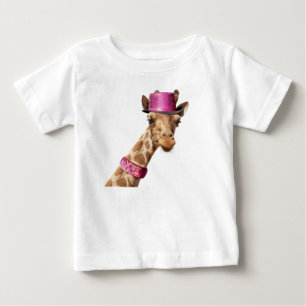 ピンクの光沢のある帽子のキリン ベビーTシャツ