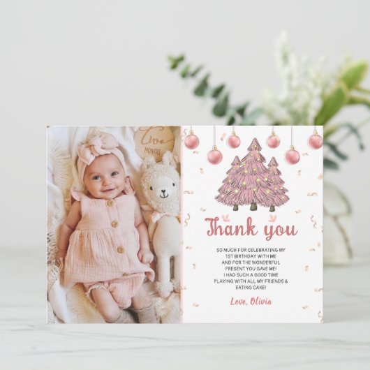 ピンクの冬のクリスマスツリー誕生日写真 サンキューカード (スタンド正面)