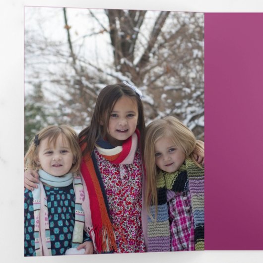 ピンクの冬のクリスマスフォトコラージュ 三つ折りクリスマスカード (内部最初)