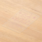 ピンクの冬のベビーベビーシャワー外は寒い アクリル招待状 (レイダウン)