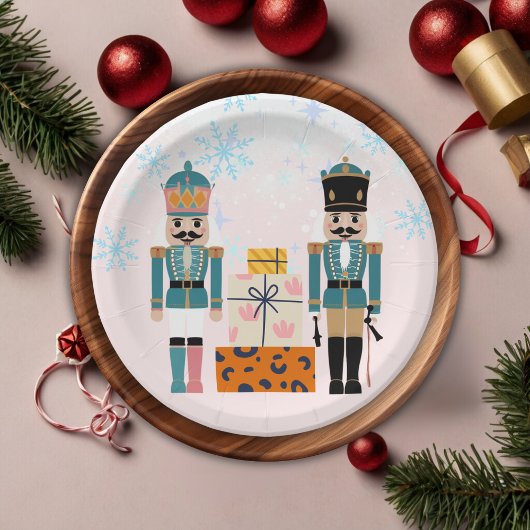 ピンクの冬の雪の結晶のナツクラッカーベビーシャワー ペーパープレート