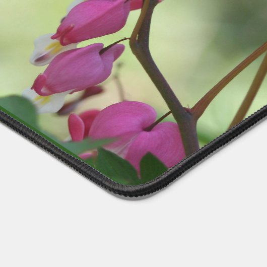 ピンクの出血ハートの花パーソナライズされた デスクマット (コーナー)