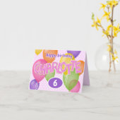 ピンクの切り出しの文字クッキーCharlotte誕生日 カード (黄色い花)