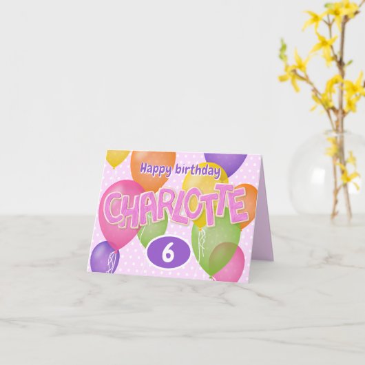 ピンクの切り出しの文字クッキーCharlotte誕生日 カード (黄色い花)