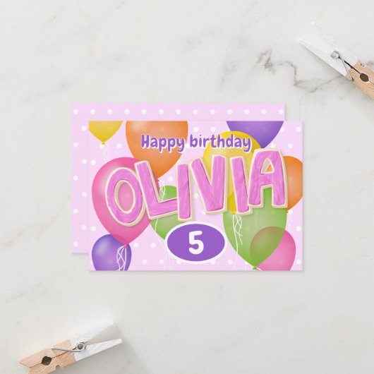 ピンクの切り出しの文字クッキーOlivia誕生日 カード (正面/裏面インサイチュ)