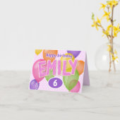 ピンクの切り出し文字クッキーEmily誕生日 カード (黄色い花)