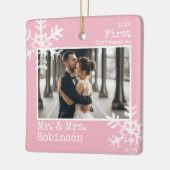 ピンクの初クリスマス 結婚記念写真 セラミックオーナメント (左)