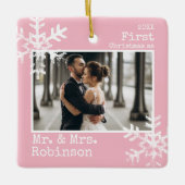 ピンクの初クリスマス 結婚記念写真 セラミックオーナメント (正面)