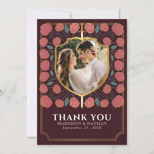 ピンクの剣と盾を掲げる中世ファンタジーウェディング サンキューカード (正面)