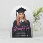 ピンクの卒業おめでとうカード フォト アーチ カード (スタンド正面)