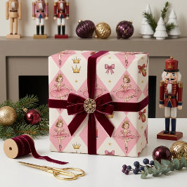 ピンクの可愛いくるみ割り人形のシュガープラムフェアリーのクリスマス ラッピングペーパー