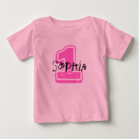 ピンクの名前および年齢の誕生日のTシャツ