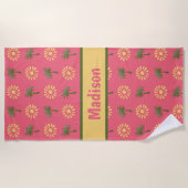 ピンクの名前入りのかわいいヤシの木及び太陽、 ビーチタオル (正面)