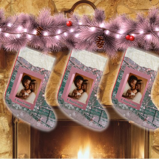 ピンクの名前入り冬のクリスマス家族写真 スモールクリスマスストッキング