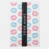 ピンクの唇、青の唇、キス、名前、パーソナライズ キッチンタオル (縦)